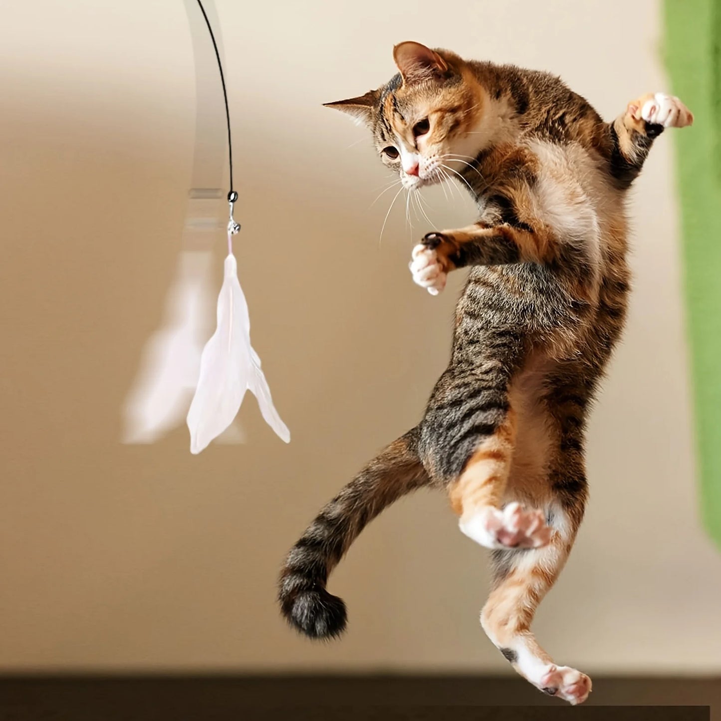 Juguete Interactivo para Gatos con Ventosa y Plumas 🐱✨